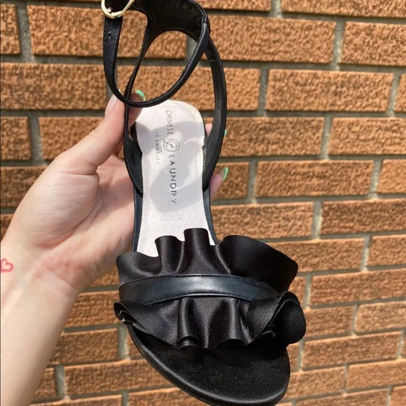 Chinese Laundry Black Satin Heel in multiple sizes - Picture 2 of 2